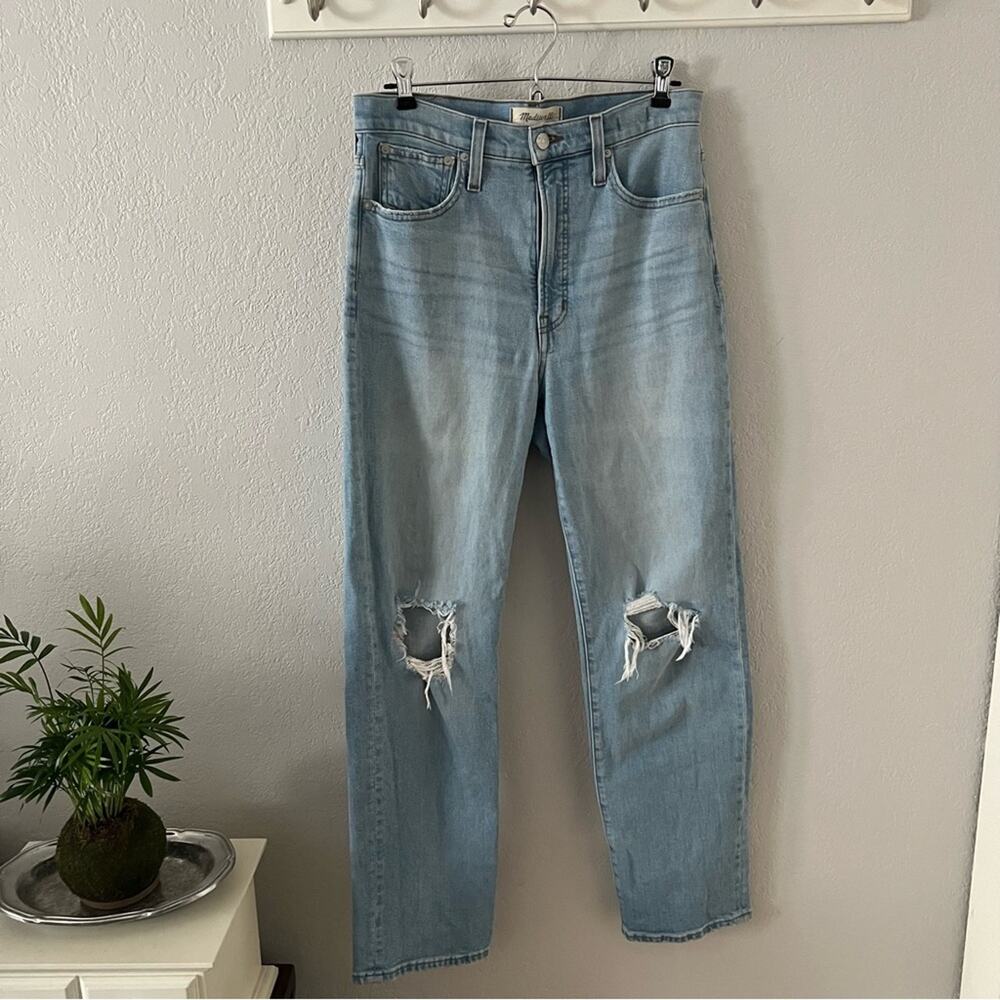 Madewell The Perfect Vintage Straight Jean in Danby Wash: Knee-Rip Edition - Picture 3 of 9